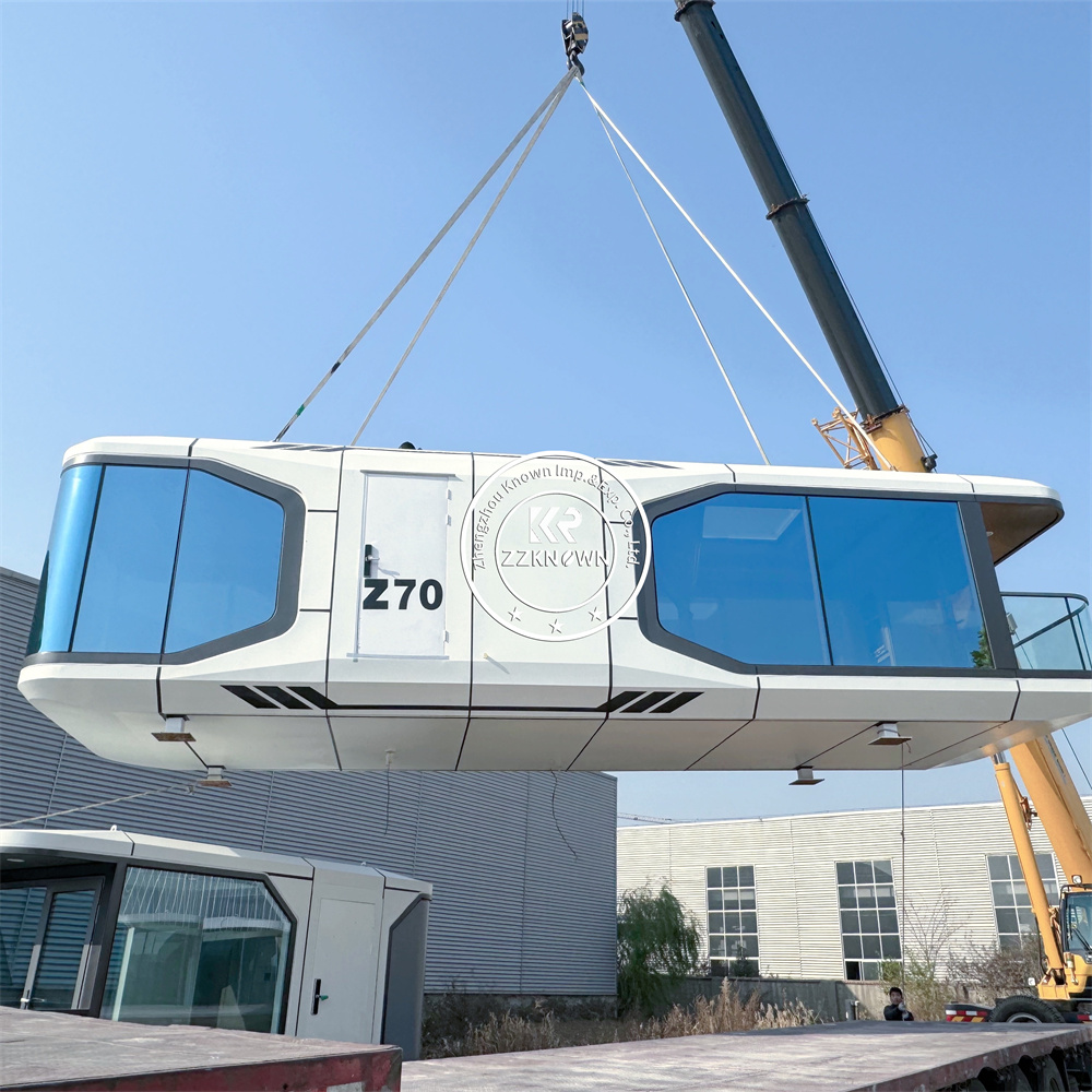 スマート機能と持続可能なデザインのキャビン空間住宅、モダンで - Sustainable Living House のレビューと価格